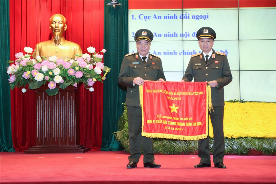 Lực lượng An ninh chính trị nội bộ: Sáng mãi truyền thống 65 năm xây dựng, chiến đấu và trưởng thành